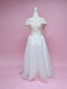 Kelvi White Off-Shoulder Lace Bodice Bridal Gown